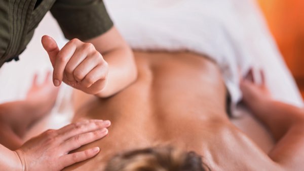 Osteopathy treatment at DiYi TCM